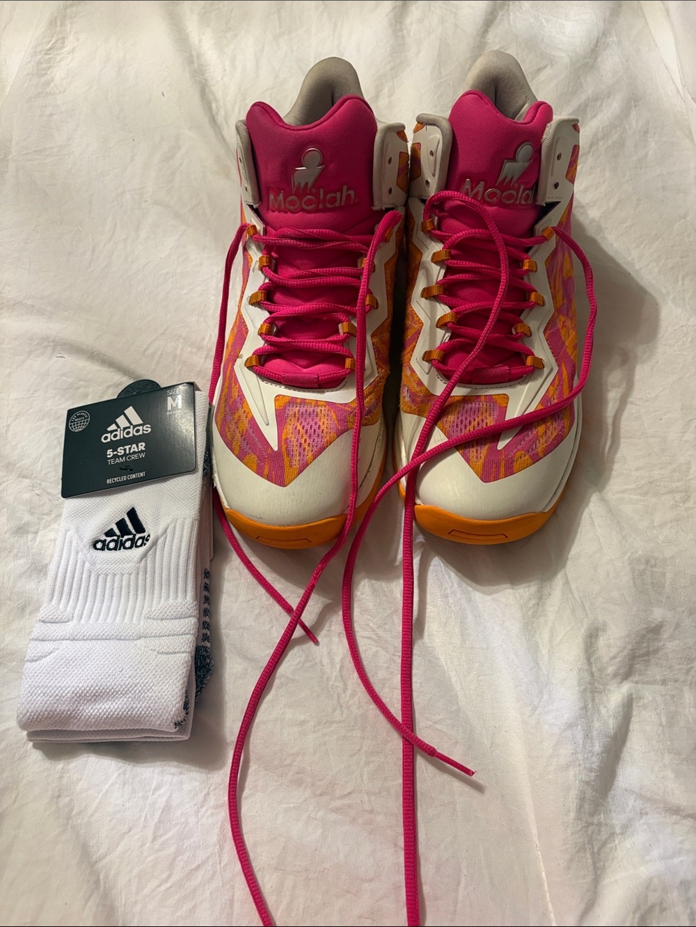 Moolah Women’s 9.5 High top court shoes volleyball basketball
